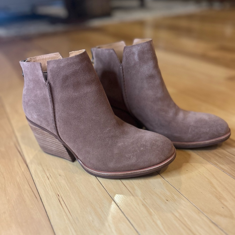 NWOT Kork-Ease Chandra Suede Ankle Boots with Stacked Heel
